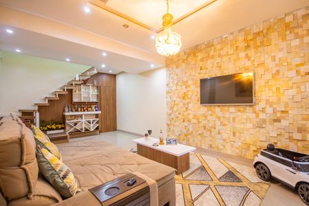 Casa à venda com 350m², 3 quartos e 4 vagasSala