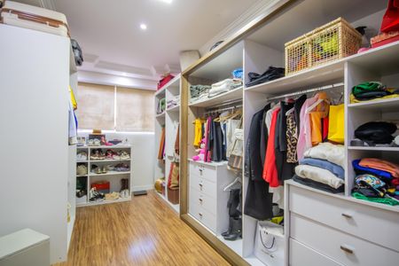 Casa à venda com 350m², 3 quartos e 4 vagasCloset da suíte 1