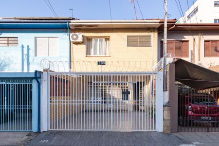 Casa para alugar com 200m², 3 quartos e 2 vagasFachada