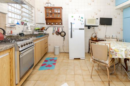 Casa para alugar com 200m², 3 quartos e 2 vagasCozinha