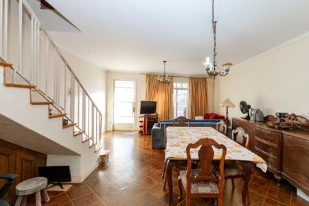 Casa para alugar com 200m², 3 quartos e 2 vagasSala