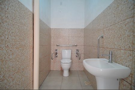 Casa à venda com 366m², 8 quartos e 1 vagaLavabo