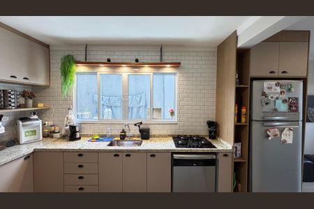 Casa à venda com 200m², 3 quartos e 2 vagasCozinha 