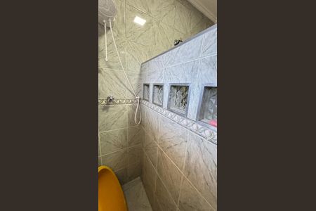 Casa à venda com 200m², 3 quartos e 2 vagasBanheiro