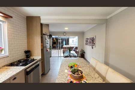 Casa à venda com 200m², 3 quartos e 2 vagasCozinha 