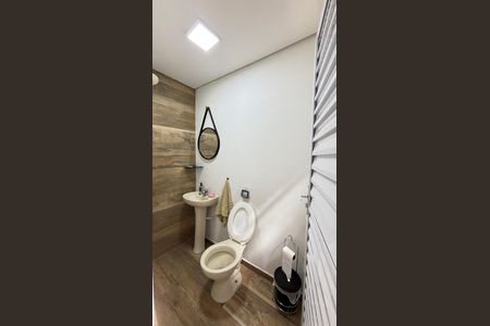 Casa à venda com 200m², 3 quartos e 2 vagasQuintal - Area de Lazer - Banheiro