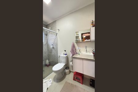 Casa à venda com 200m², 3 quartos e 2 vagasBanheiro da Suíte