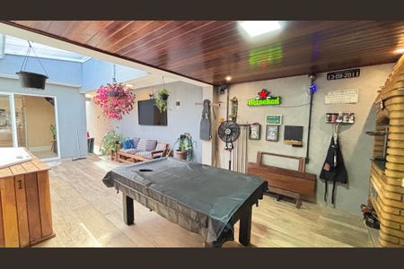 Casa à venda com 200m², 3 quartos e 2 vagasQuintal - Area de Lazer