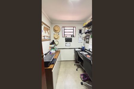 Casa à venda com 200m², 3 quartos e 2 vagasEscritório