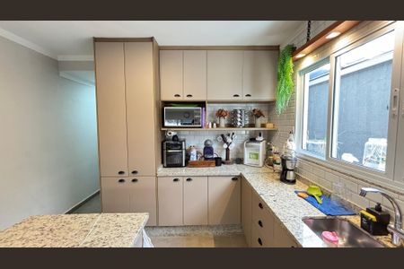 Casa à venda com 200m², 3 quartos e 2 vagasCozinha 