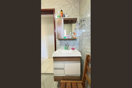 Casa à venda com 200m², 3 quartos e 2 vagasBanheiro