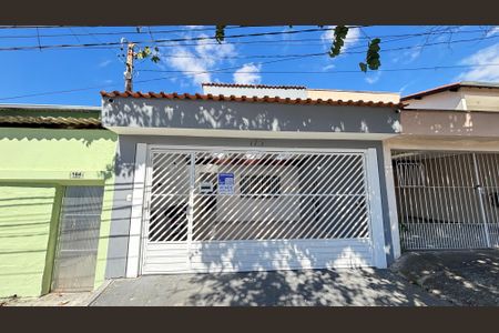 Casa à venda com 200m², 3 quartos e 2 vagasFachada