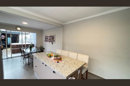 Casa à venda com 200m², 3 quartos e 2 vagasCozinha 