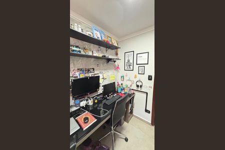 Casa à venda com 200m², 3 quartos e 2 vagasEscritório