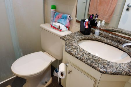 Apartamento à venda com 45m², 2 quartos e 1 vaga Apartamento à venda com 45m², 2 quartos e 1 vagaBanheiro Social