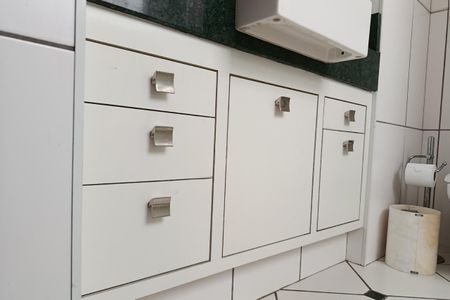 Apartamento à venda com 150m², 3 quartos e 1 vaga Apartamento à venda com 150m², 3 quartos e 1 vagaBanheiro da Suíte 1