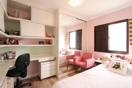 Apartamento à venda com 96m², 3 quartos e 2 vagasQuarto 2