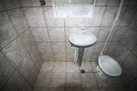 Casa para alugar com 38m², 1 quarto e 1 vaga Casa para alugar com 38m², 1 quarto e 1 vagaBanheiro