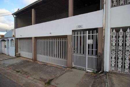 Casa para alugar com 38m², 1 quarto e 1 vaga Casa para alugar com 38m², 1 quarto e 1 vagaFachada