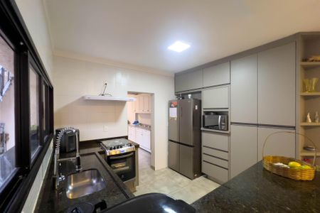 Casa à venda com 148m², 3 quartos e 2 vagas Casa à venda com 148m², 3 quartos e 2 vagasCozinha