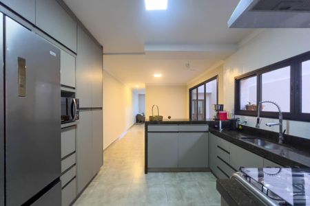 Casa à venda com 148m², 3 quartos e 2 vagas Casa à venda com 148m², 3 quartos e 2 vagasCozinha