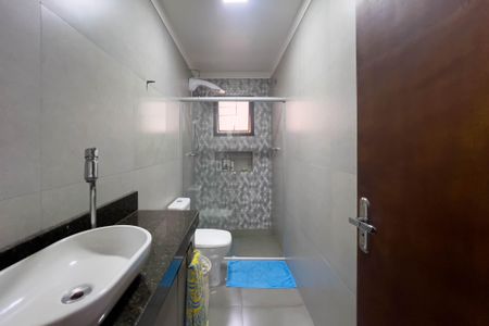 Casa à venda com 148m², 3 quartos e 2 vagas Casa à venda com 148m², 3 quartos e 2 vagasBanheiro Social