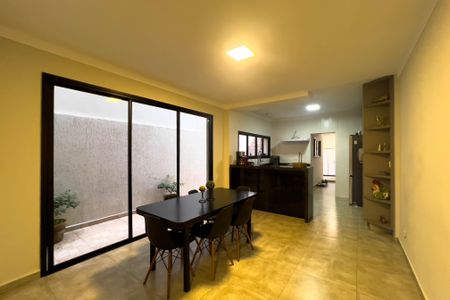 Casa à venda com 148m², 3 quartos e 2 vagas Casa à venda com 148m², 3 quartos e 2 vagasCozinha