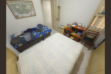 Casa à venda com 236m², 3 quartos e 3 vagas Casa à venda com 236m², 3 quartos e 3 vagasQuarto 2