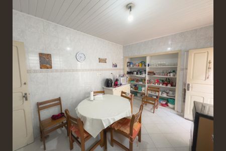 Casa à venda com 236m², 3 quartos e 3 vagas Casa à venda com 236m², 3 quartos e 3 vagasCozinha