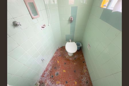 Casa à venda com 236m², 3 quartos e 3 vagas Casa à venda com 236m², 3 quartos e 3 vagasBanheiro de Serviço