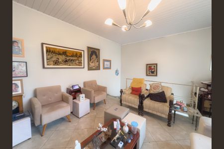 Casa à venda com 236m², 3 quartos e 3 vagas Casa à venda com 236m², 3 quartos e 3 vagasSala