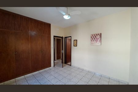 Casa à venda com 220m², 3 quartos e 3 vagas