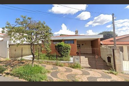 Casa à venda com 220m², 3 quartos e 3 vagas