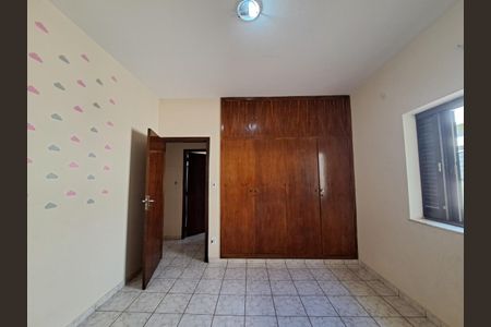 Casa à venda com 220m², 3 quartos e 3 vagas