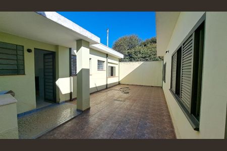 Casa à venda com 220m², 3 quartos e 3 vagas