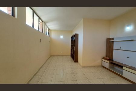 Casa à venda com 220m², 3 quartos e 3 vagas