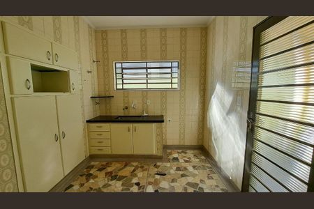 Casa à venda com 220m², 3 quartos e 3 vagas