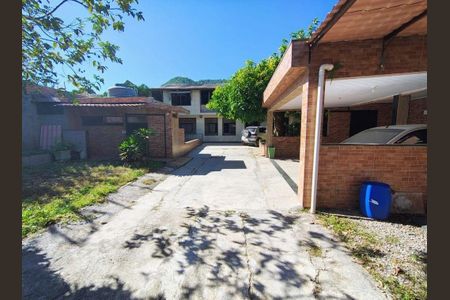 Casa à venda com 290m², 6 quartos e 6 vagas
