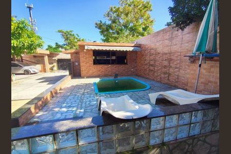 Casa à venda com 290m², 6 quartos e 6 vagas