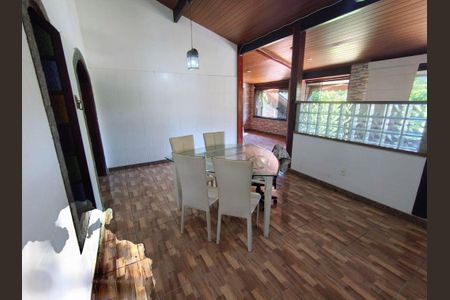 Casa à venda com 290m², 6 quartos e 6 vagas