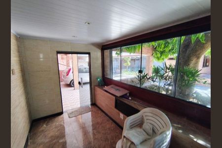 Casa à venda com 6 quartos, 290m² em Itaipu, Niterói
