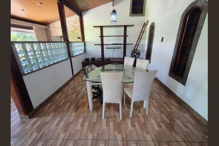 Casa à venda com 290m², 6 quartos e 6 vagas