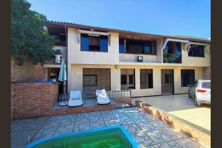 Casa à venda com 290m², 6 quartos e 6 vagas