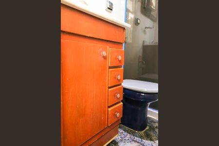 Casa à venda com 193m², 4 quartos e 2 vagas Casa à venda com 193m², 4 quartos e 2 vagasBanheiro Suíte