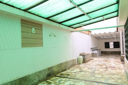 Casa à venda com 193m², 4 quartos e 2 vagas Casa à venda com 193m², 4 quartos e 2 vagasGaragem