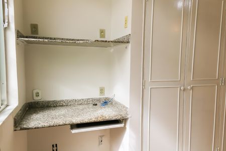 Casa à venda com 193m², 4 quartos e 2 vagas Casa à venda com 193m², 4 quartos e 2 vagasSuíte