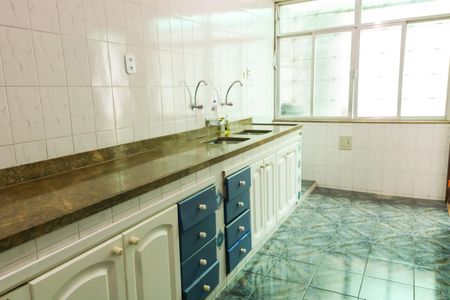 Casa à venda com 193m², 4 quartos e 2 vagas Casa à venda com 193m², 4 quartos e 2 vagasCozinha