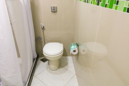 Casa à venda com 193m², 4 quartos e 2 vagas Casa à venda com 193m², 4 quartos e 2 vagasBanheiro Social