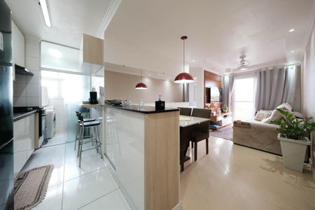 Sala/Cozinha de apartamento para alugar com 2 quartos, 50m² em Vila Paranagua, São Paulo