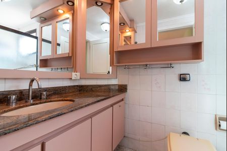 Apartamento à venda com 118m², 3 quartos e 2 vagas Apartamento à venda com 118m², 3 quartos e 2 vagasBanheiro da Suíte